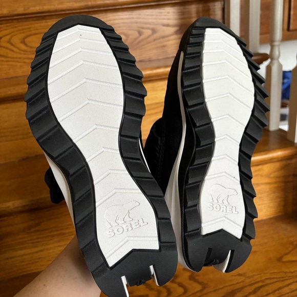 NWT Sorel ONA RMX Puffy Strap Waterproof Boot in Black size 8 - Picture 7 of 7